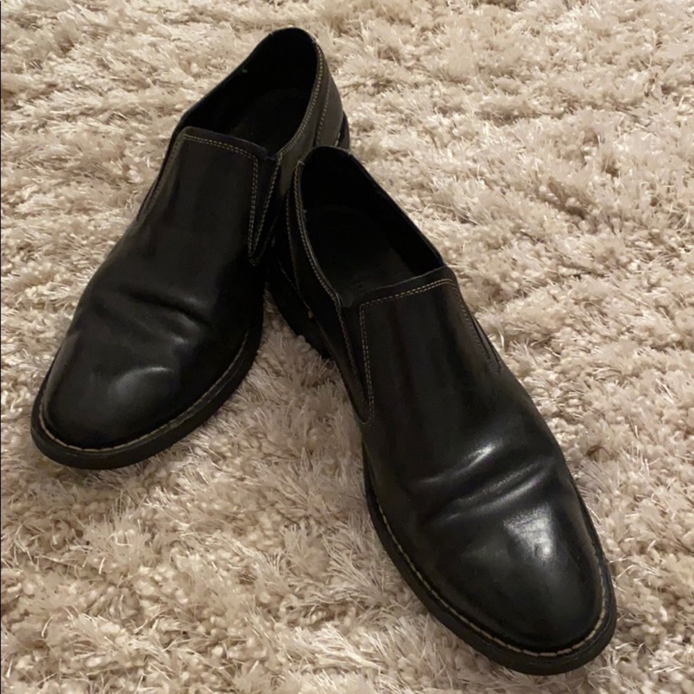 Men’s Cole Haan loafers — great condition!